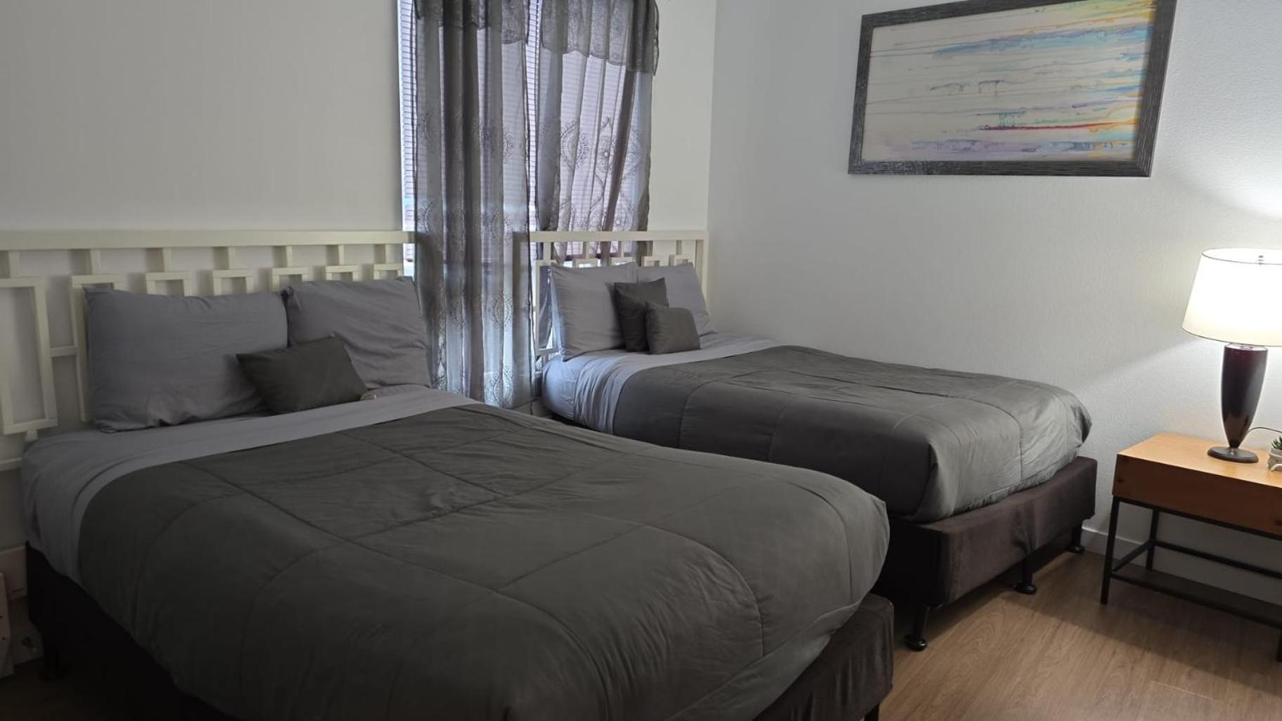 Stylish Downtown Escape With Rooftop Views Aparthotel