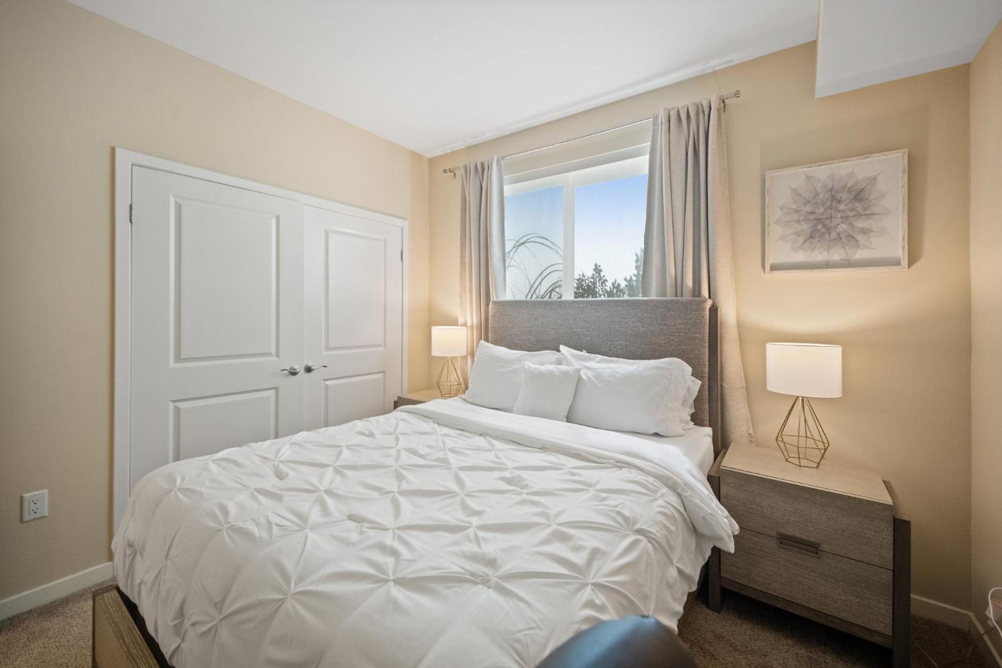 Chic 1br Retreat With Pool, Gym & Jacuzzi In Mid Wilshire & Miracle Mile Apartment Los Angeles