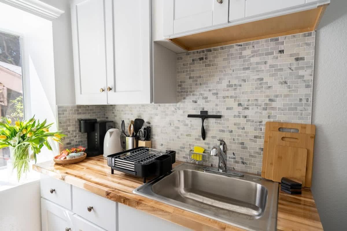 Hideaway In Beachwood Apartment Los Angeles