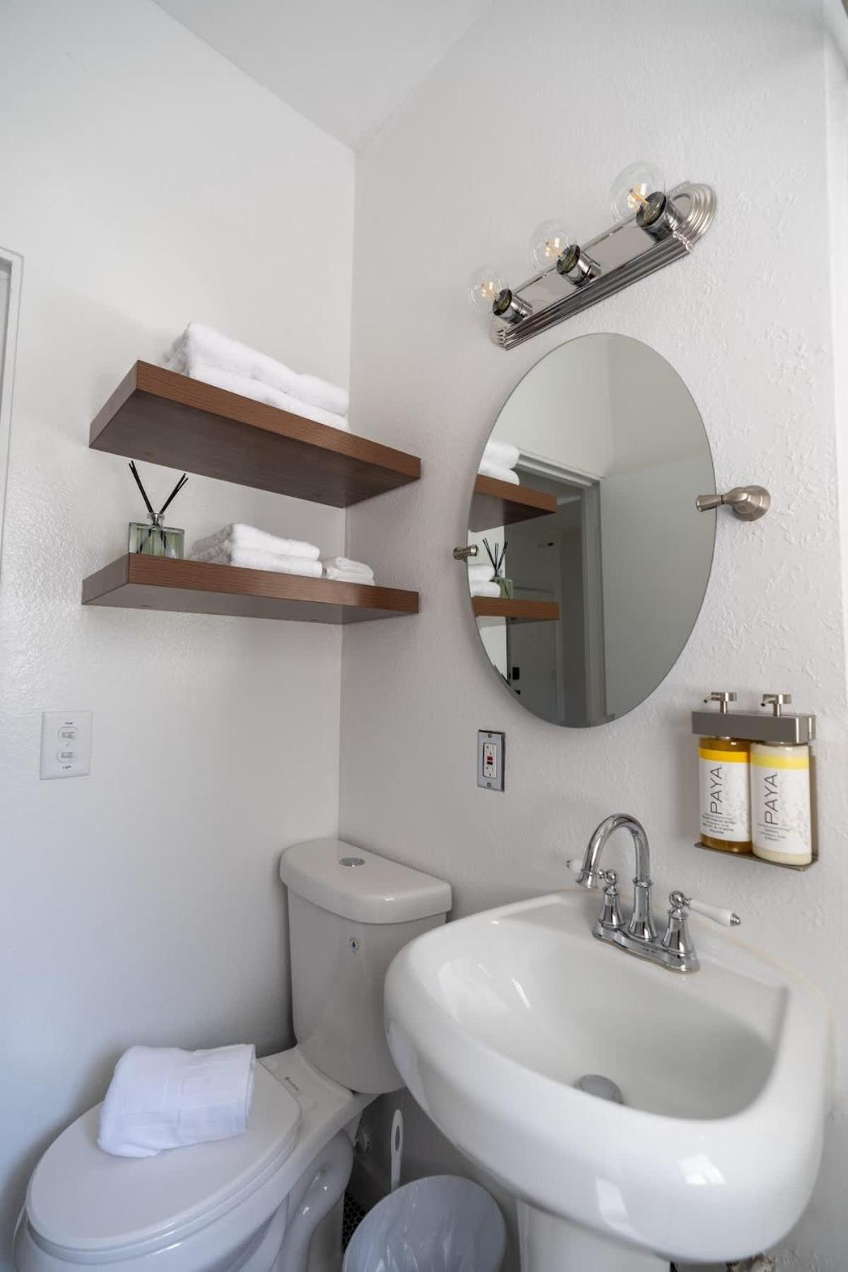 Apartment Hideaway In Beachwood