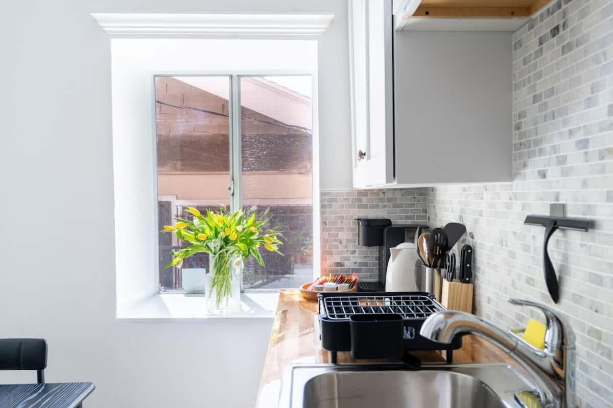 Hideaway In Beachwood Apartment Los Angeles