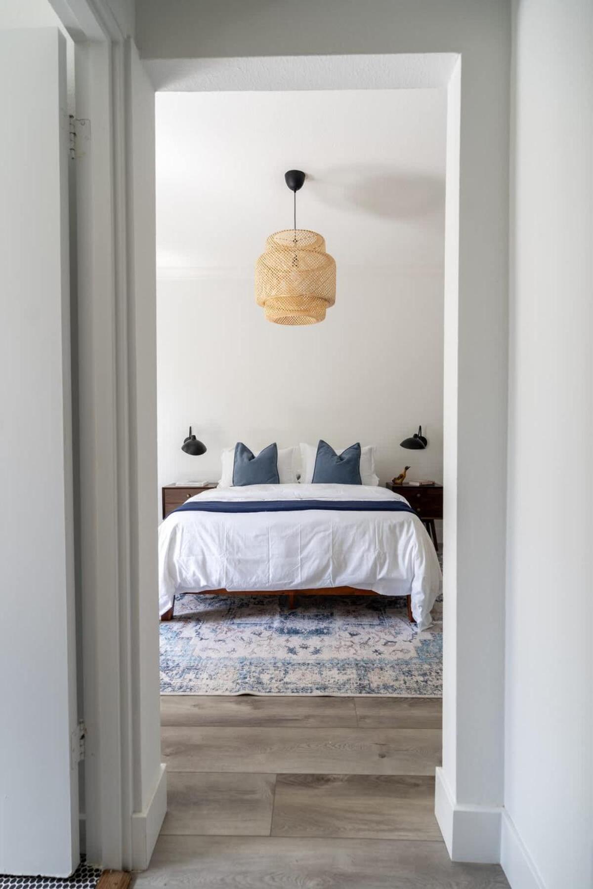 Hideaway In Beachwood Los Angeles