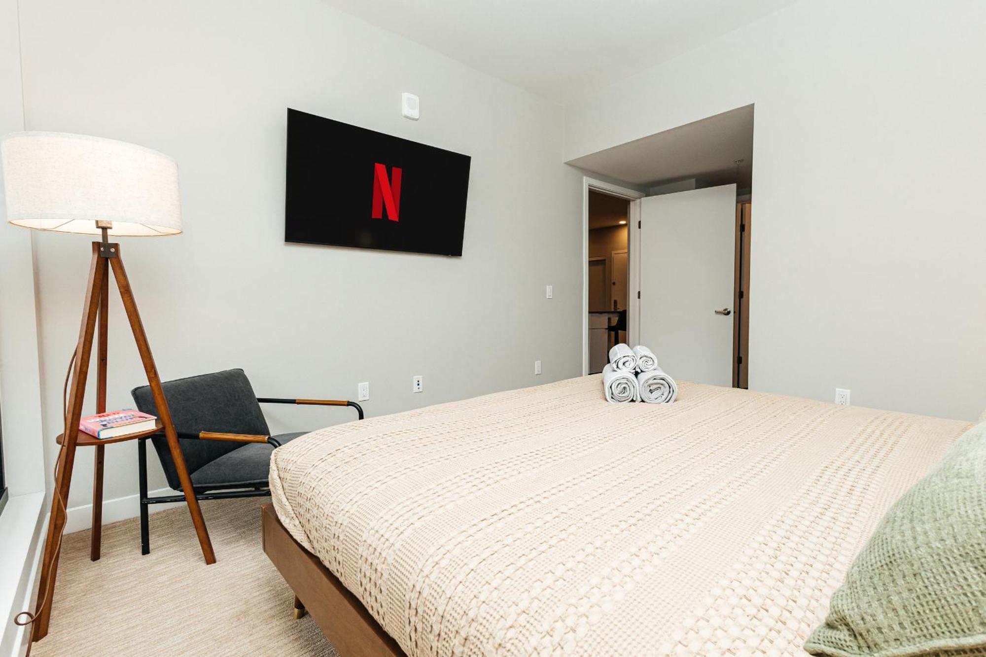 Magnificent Two Bedroom In West Hollywood Apartment