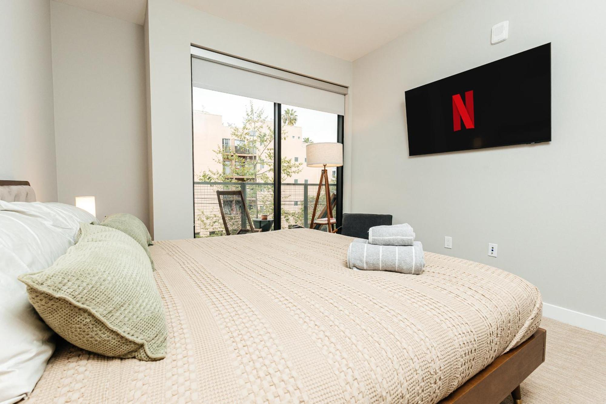 Apartment Magnificent Two Bedroom In West Hollywood