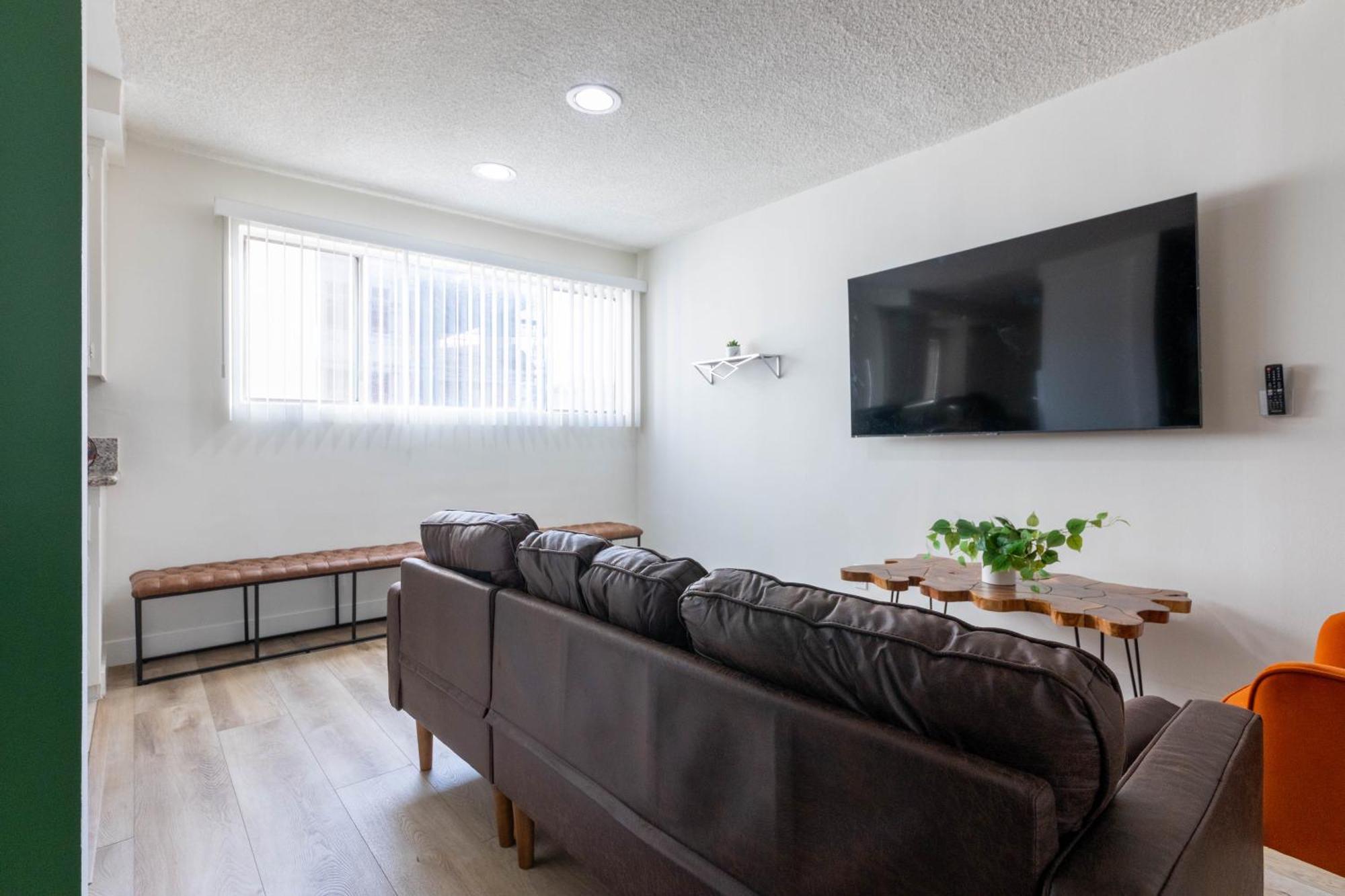 337 - Unit 4 Modern Relaxing & Beautiful Apartment