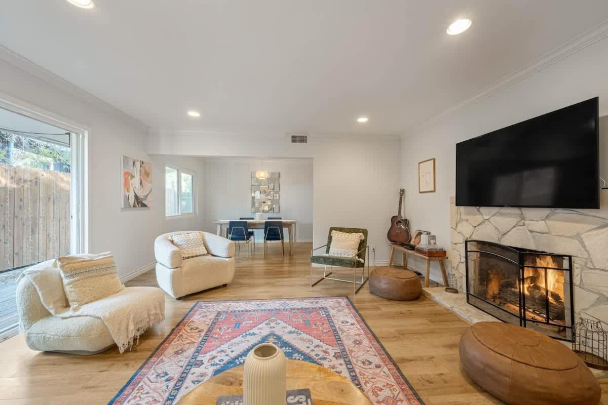 Woodland Hills Heavenly Gateway Los Angeles
