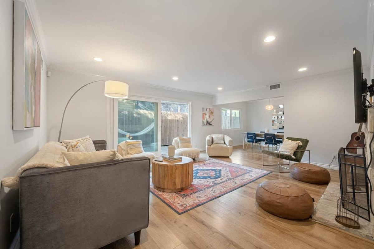 Woodland Hills Heavenly Gateway Los Angeles