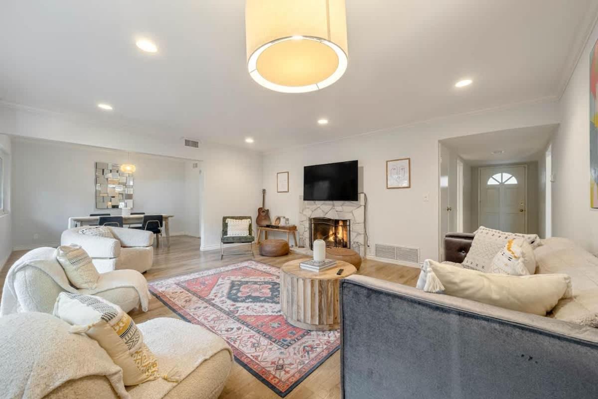Woodland Hills Heavenly Gateway Holiday home
