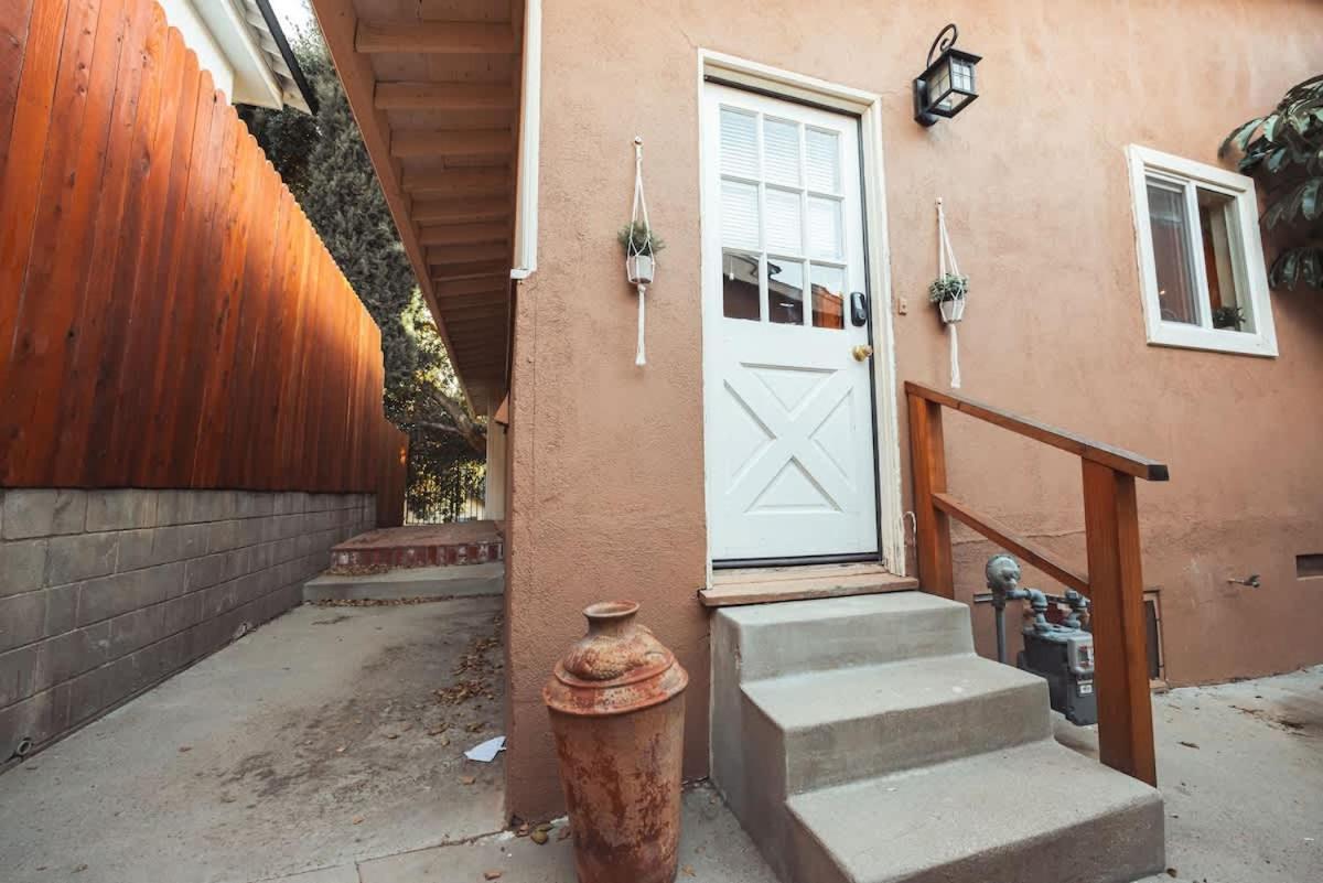 Woodland Hills Heavenly Gateway *
