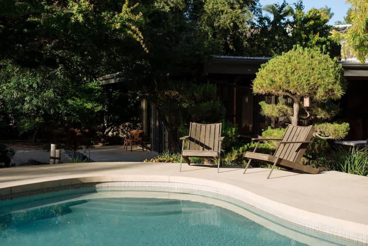 Mountain Getaway With A Pool Hot Tub 5 Beds Holiday home *