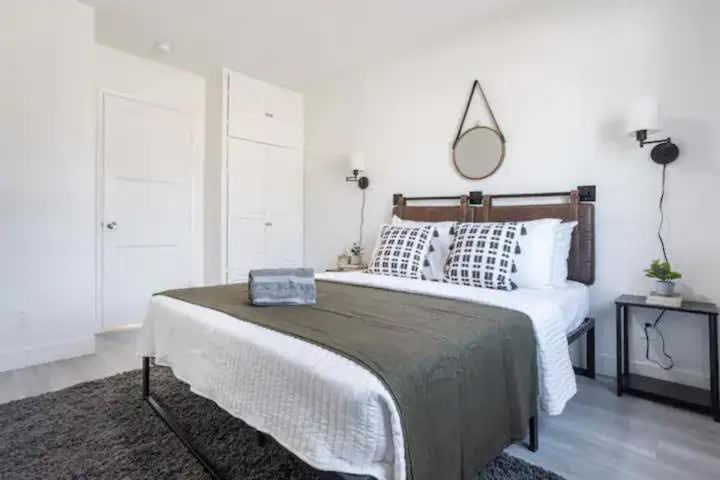 Newly Furnished Vacation Home-ken Los Angeles