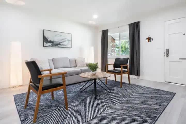 Newly Furnished Vacation Home-ken Holiday home Los Angeles