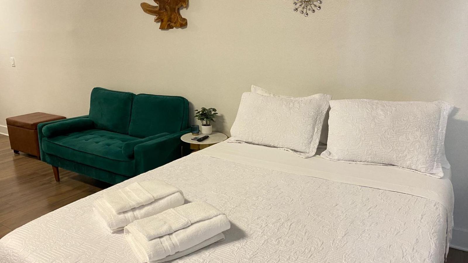 Exclusive In Mdr-venice With Pool, Gym & Hottub *