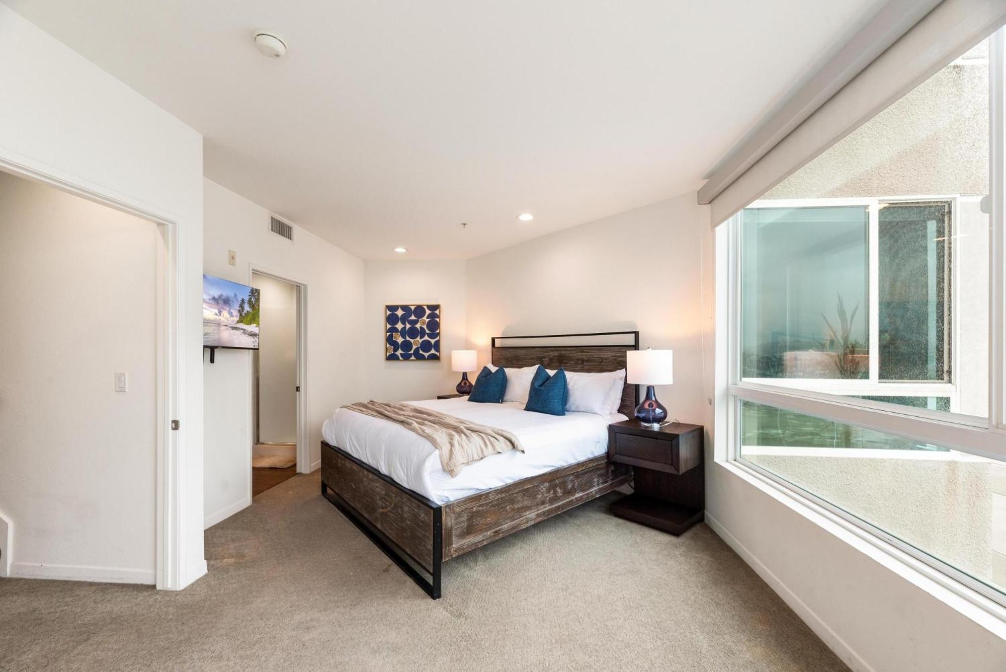 Opal Escape - Penthouse Marina View Private Rooftop Apartment Los Angeles