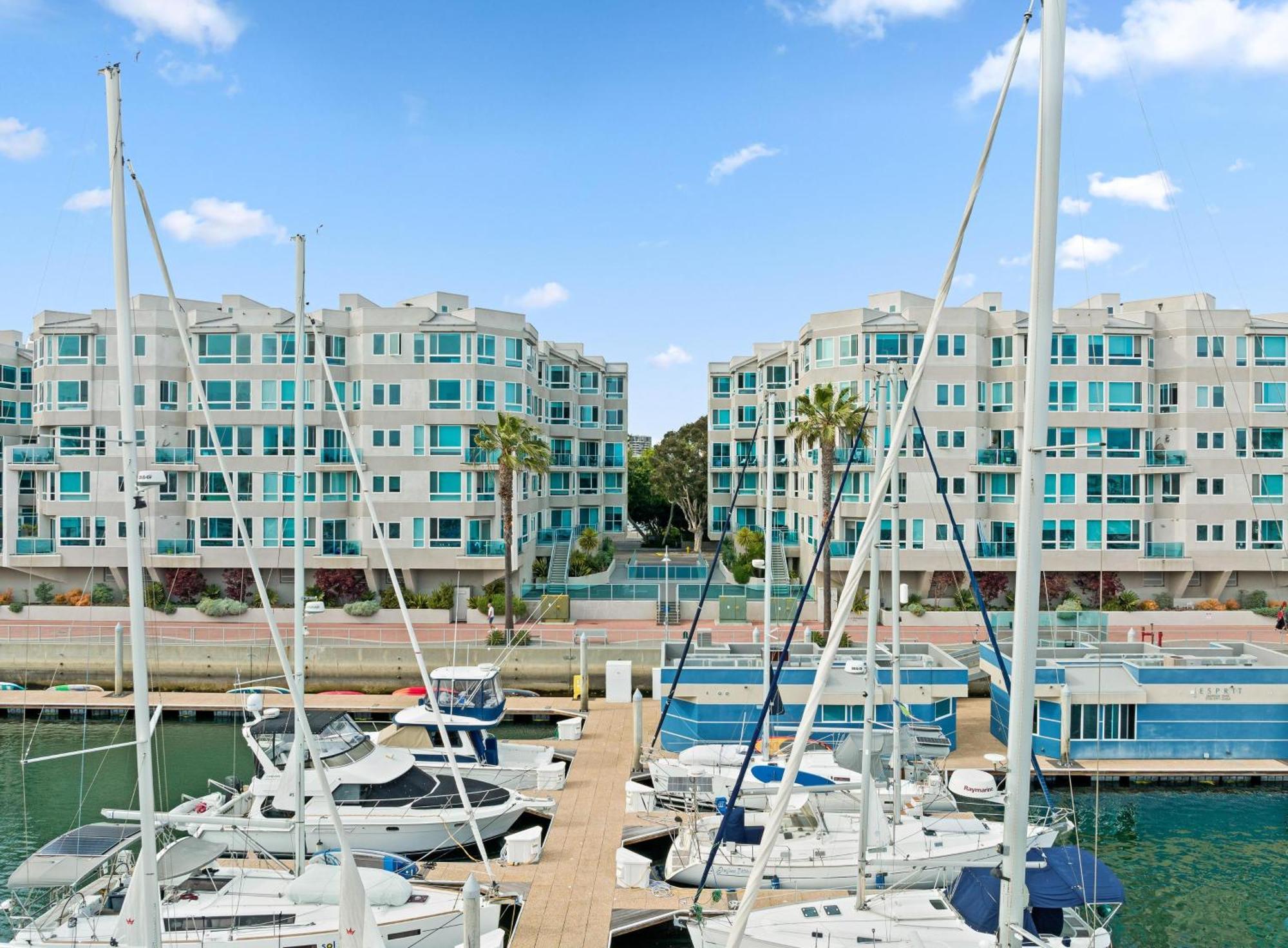Opal Escape - Penthouse Marina View Private Rooftop
