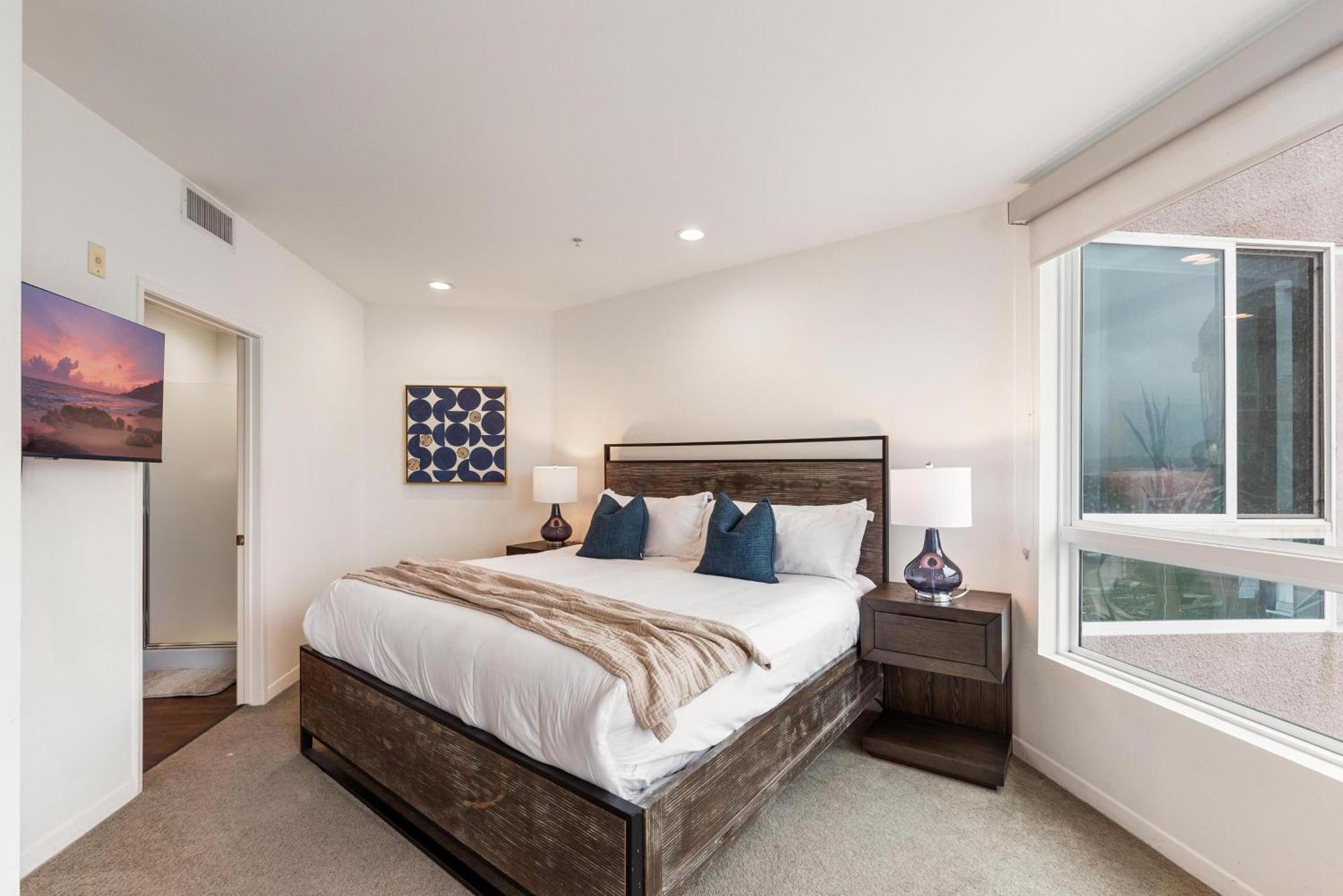 Opal Escape - Penthouse Marina View Private Rooftop Apartment