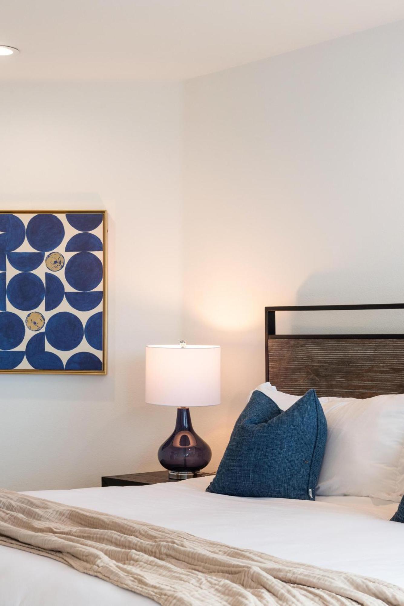 Opal Escape - Penthouse Marina View Private Rooftop Apartment *