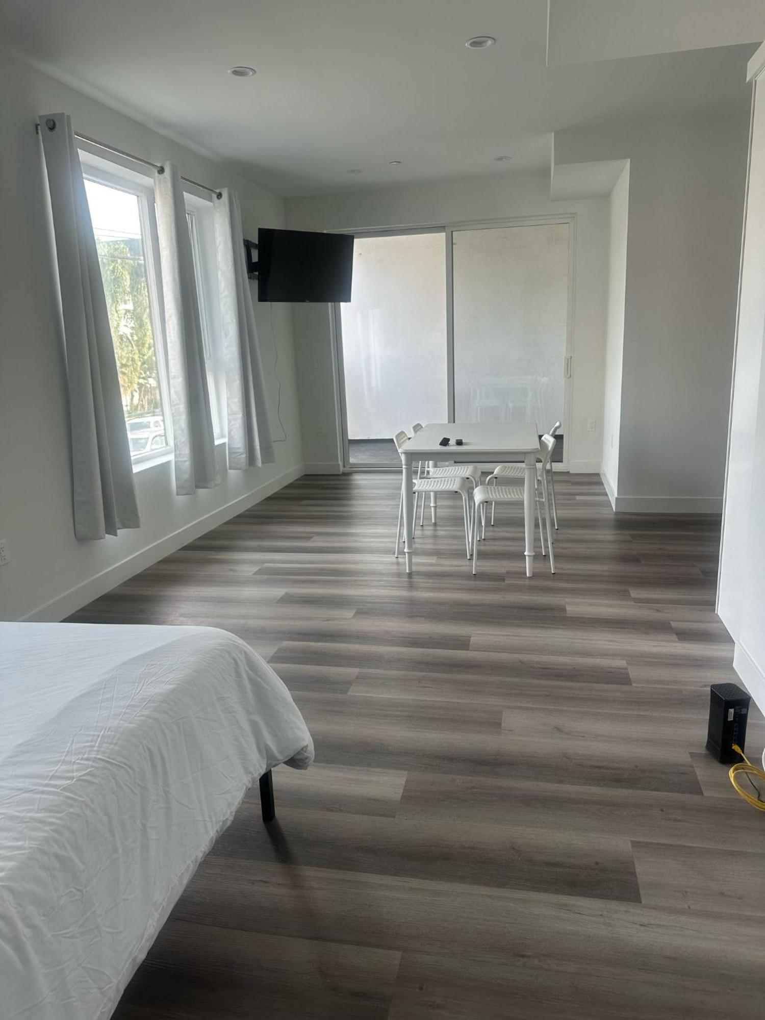 Amazing Hollywood Free Parking & Wifi * Los Angeles