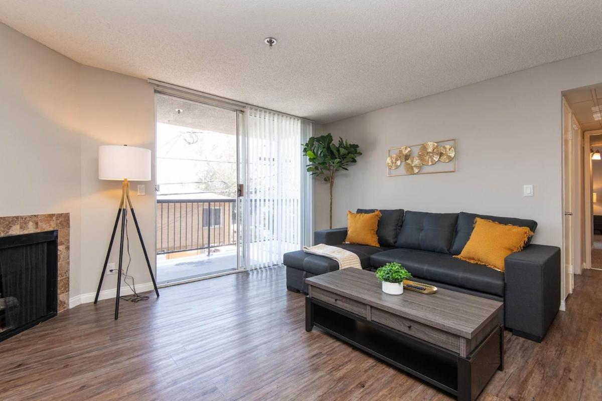 2br Hollywood With Rooftop Pool & Stunning Views Apartment Los Angeles