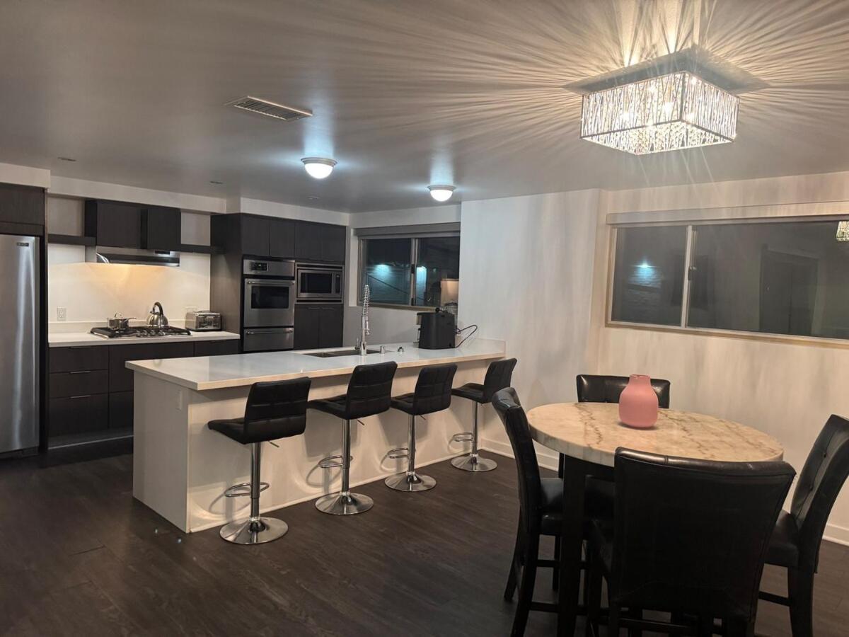 Masion De Beverly Hills Homestay *