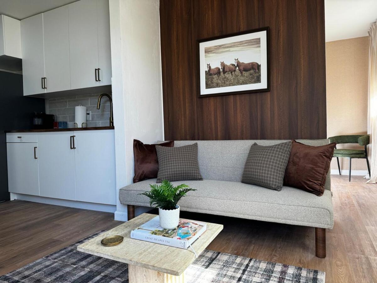 The Sylmar House Holiday home Los Angeles