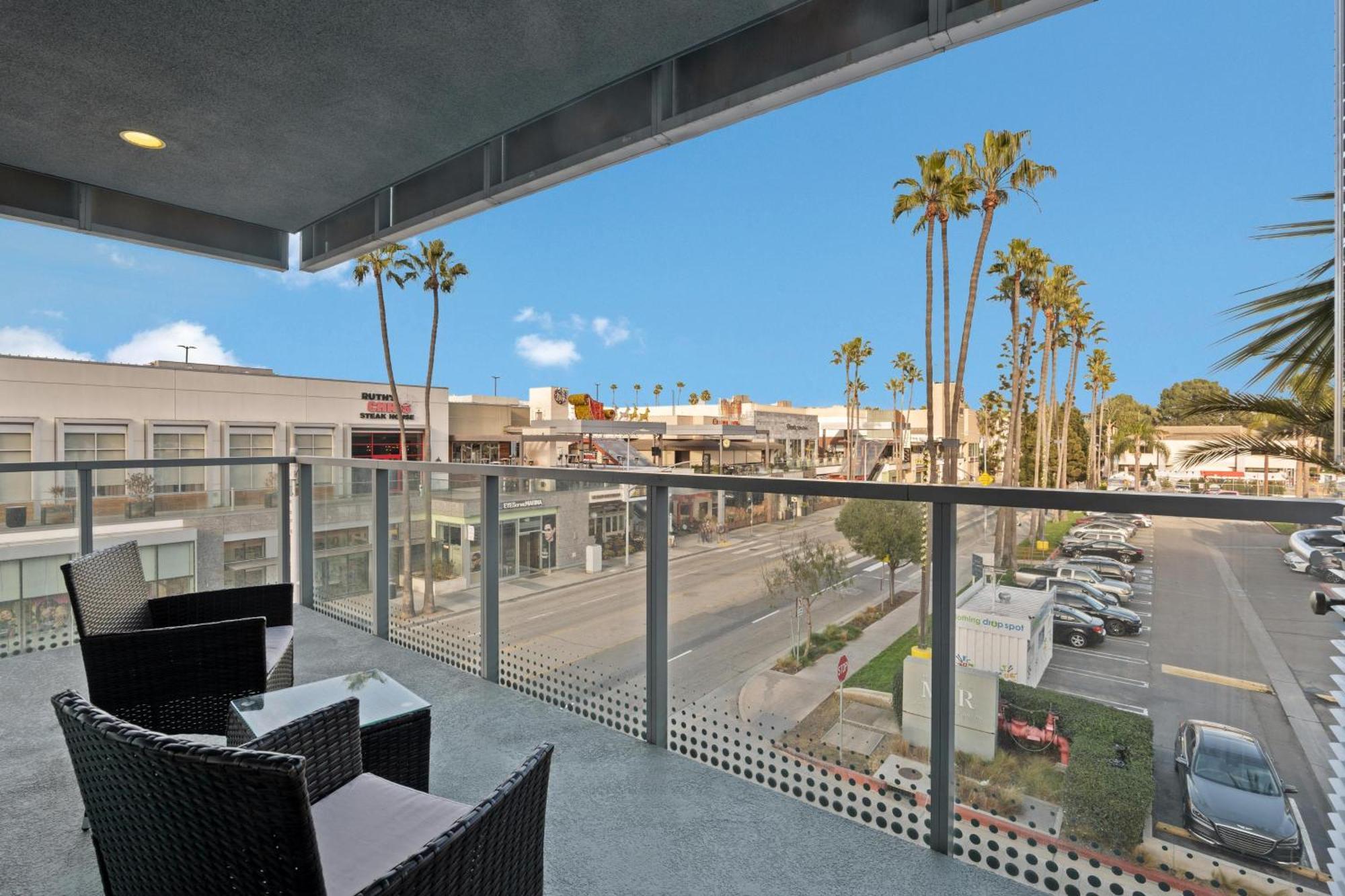 Spacious 3br 3min Walk To Marina 5min To Vbeach
