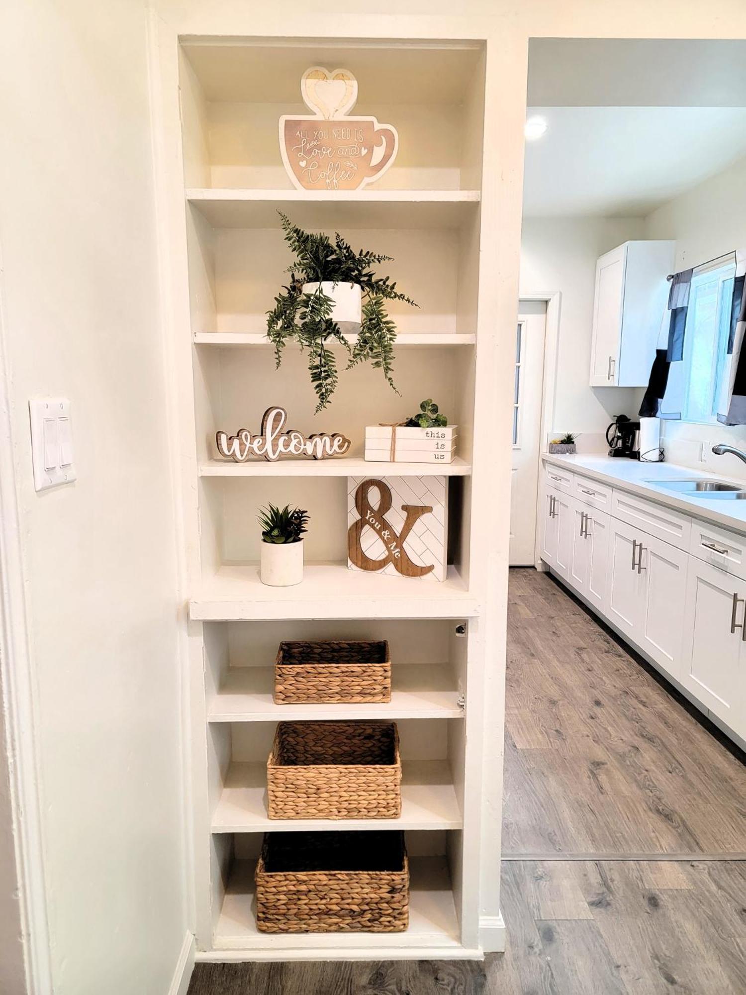 Perfectly Located Pico Robertson Ground Floor 3 Bedroom Walk To Restaurants Wifi Tv Game Console Parking 5 Minutes To Rodeo Drive * Los Angeles