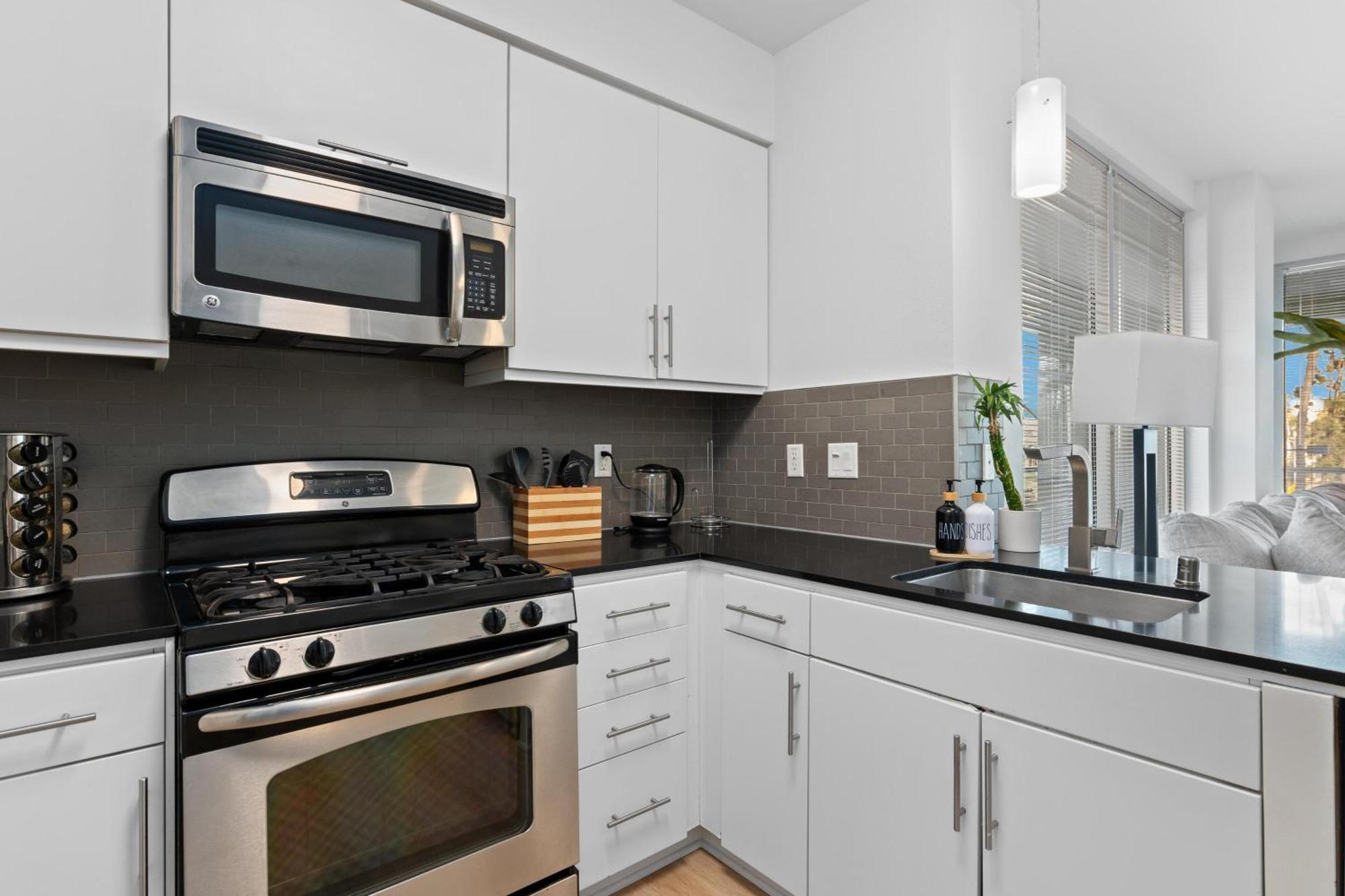 Apartment Spacious 3br 3min Walk To Marina 5min To Vbeach *