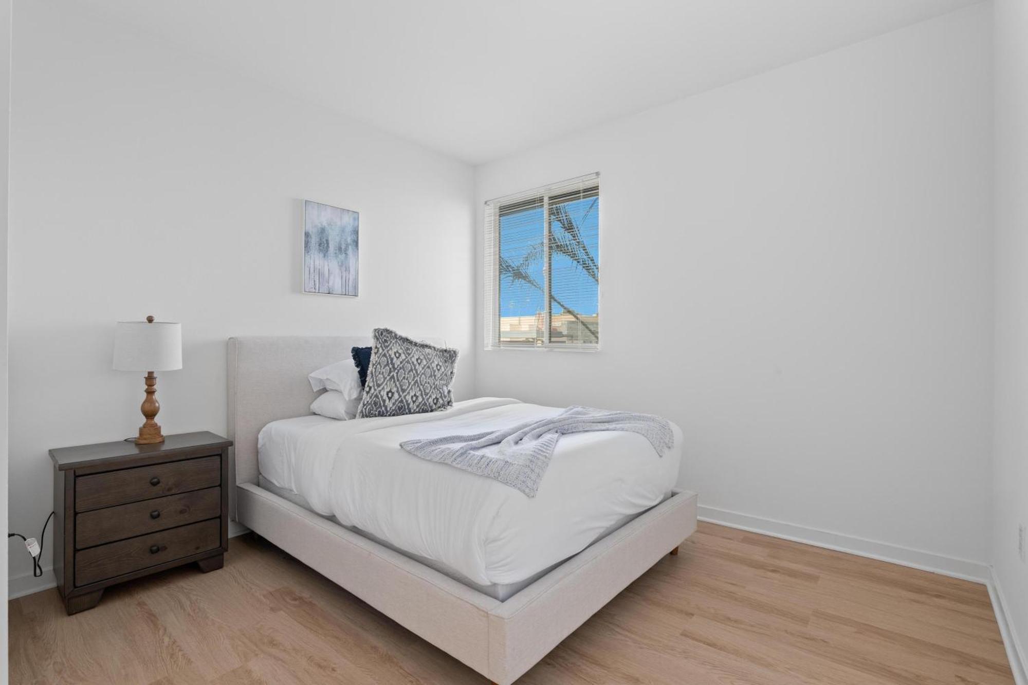 Apartment Spacious 3br 3min Walk To Marina 5min To Vbeach *