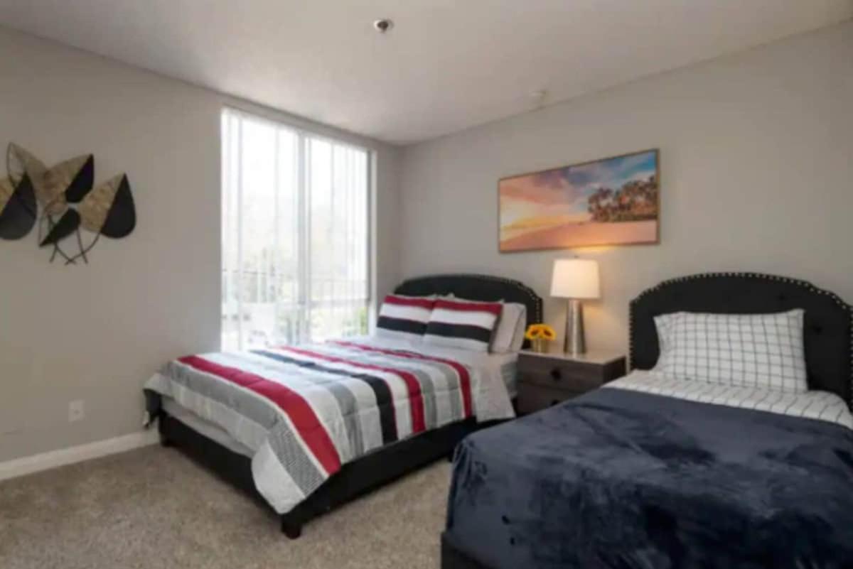 Hollywood Heights 2br With Rooftop Pool And Stunning Views *