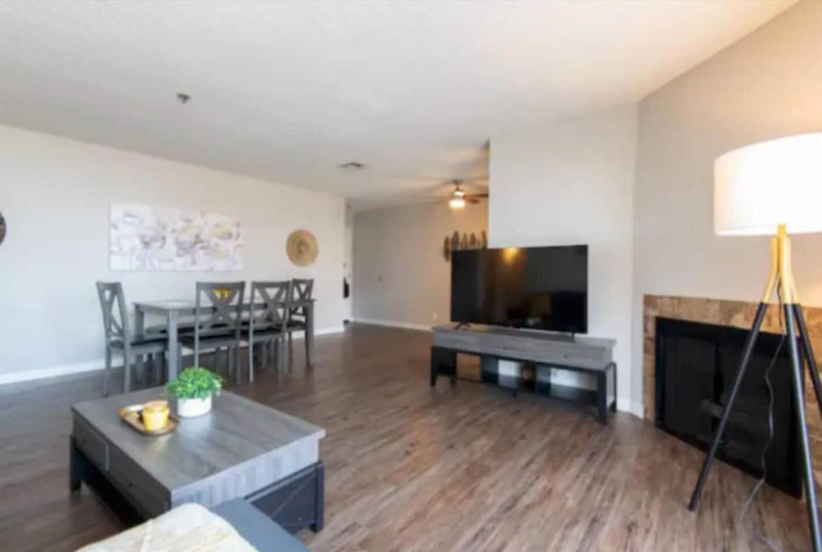 Hollywood Heights 2br With Rooftop Pool And Stunning Views