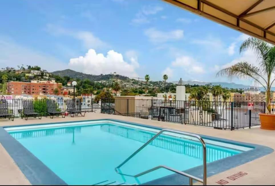 Apartment Stylish Hollywood Hideaway 1bed Rooftop Pool With Iconic View Los Angeles