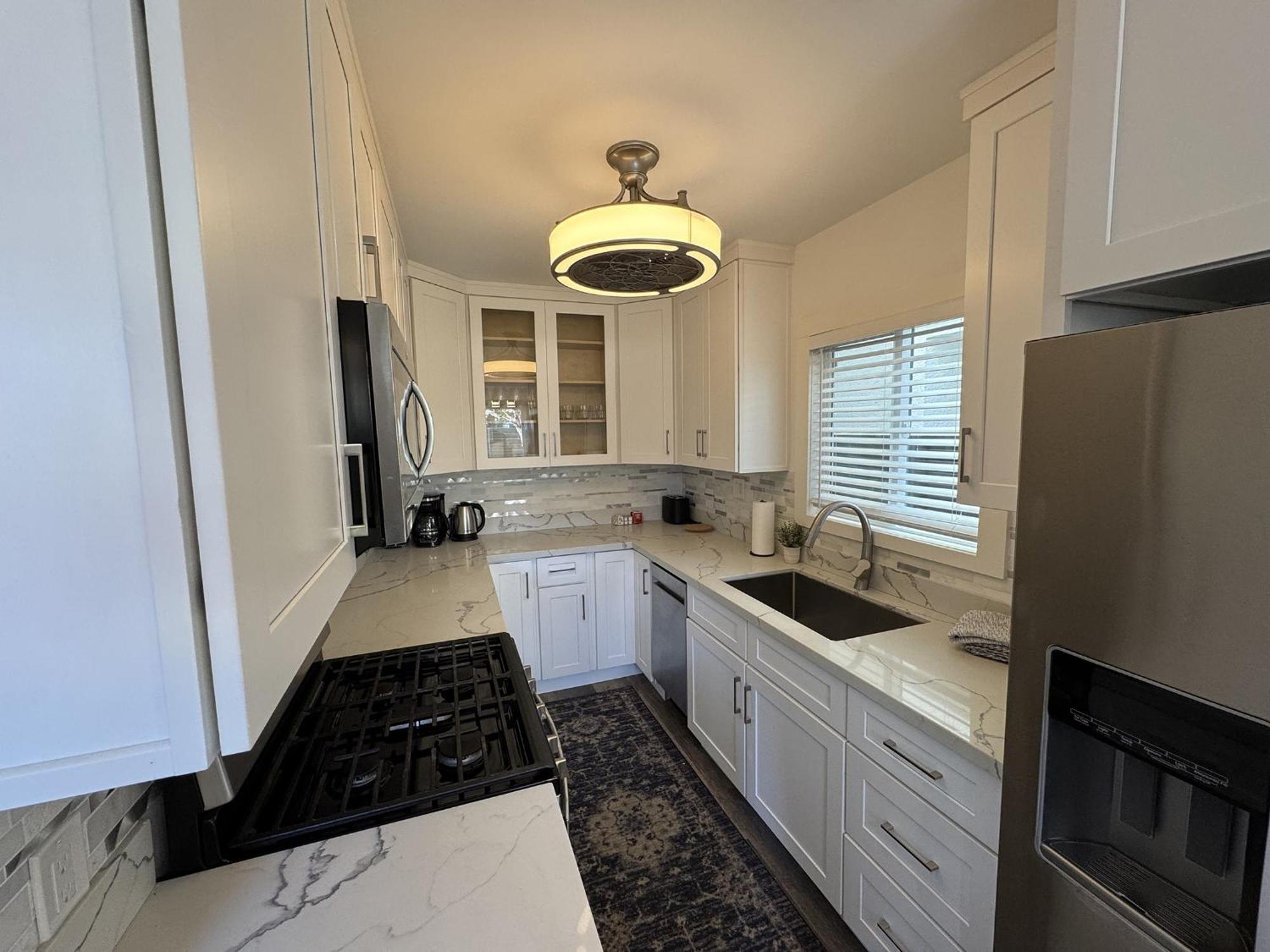 3 Bedrooms On Venice Canal. Los Angeles