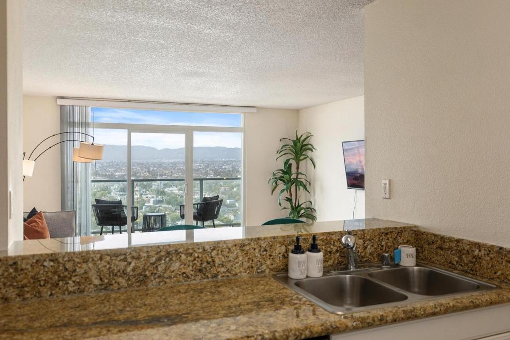 Apartment Amber Tide - Bright 1br Marina Gem Ocean View Los Angeles