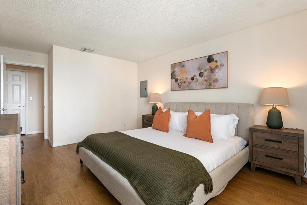 Amber Tide - Bright 1br Marina Gem Ocean View Apartment