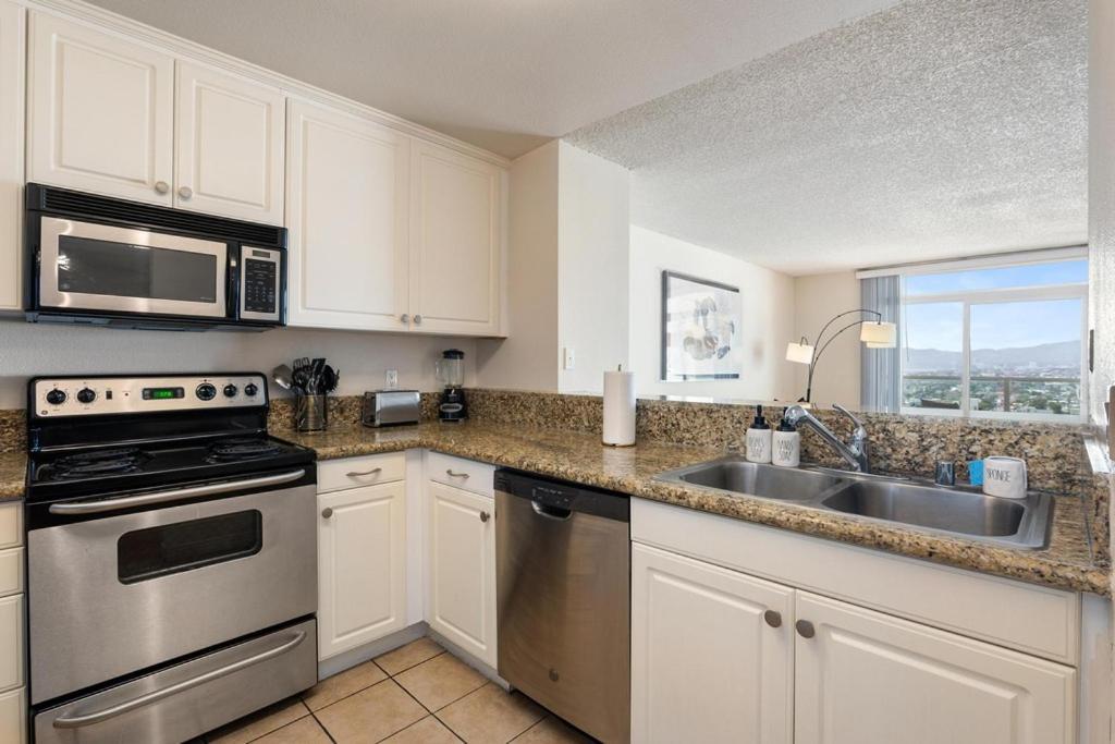 Amber Tide - Bright 1br Marina Gem Ocean View Apartment *