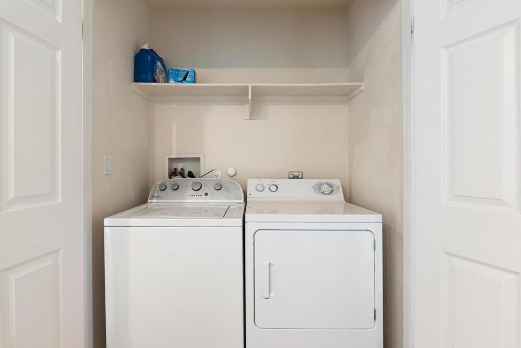 Amber Tide - Bright 1br Marina Gem Ocean View