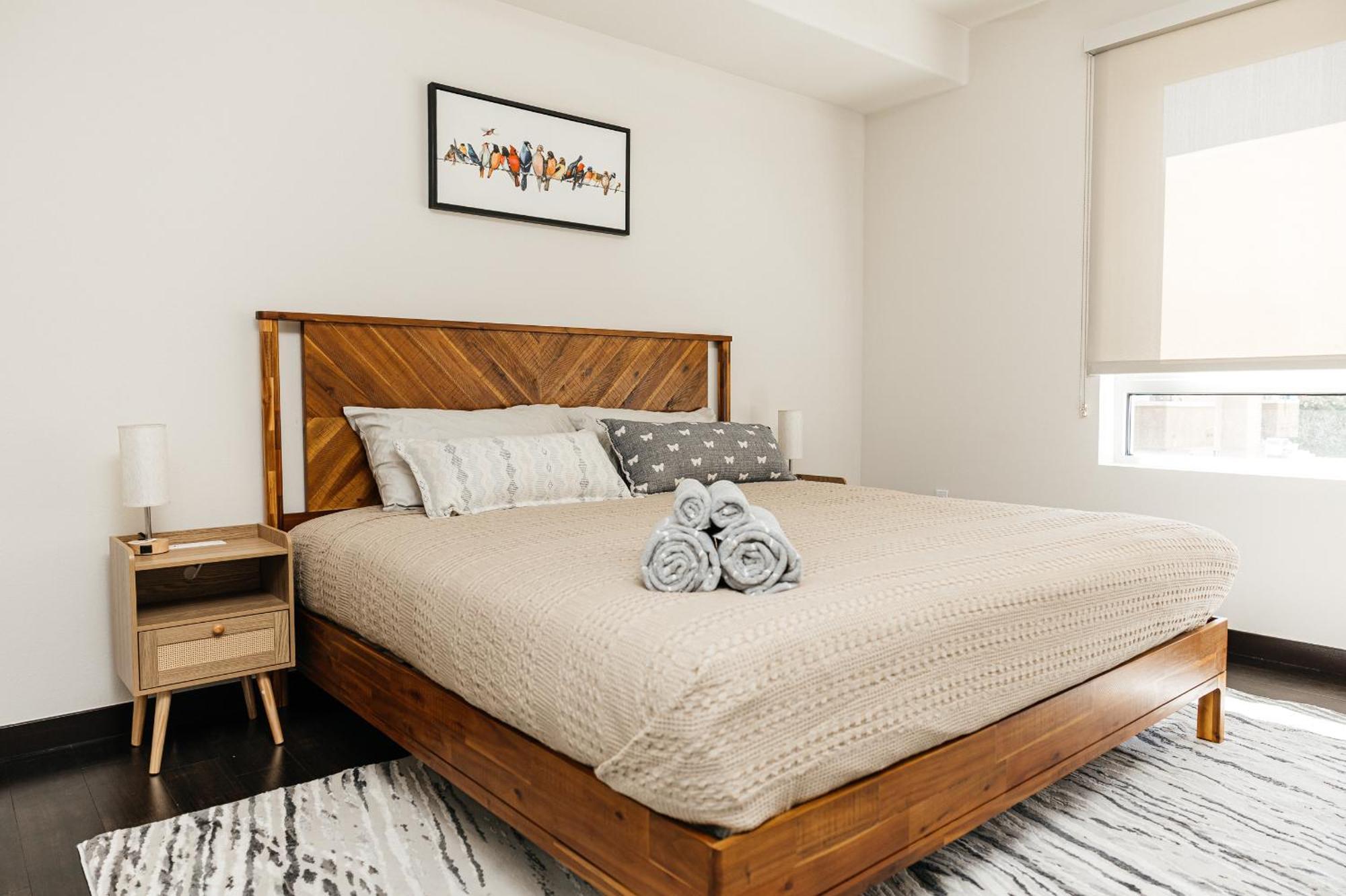 King In West Hollywood Apartment Los Angeles