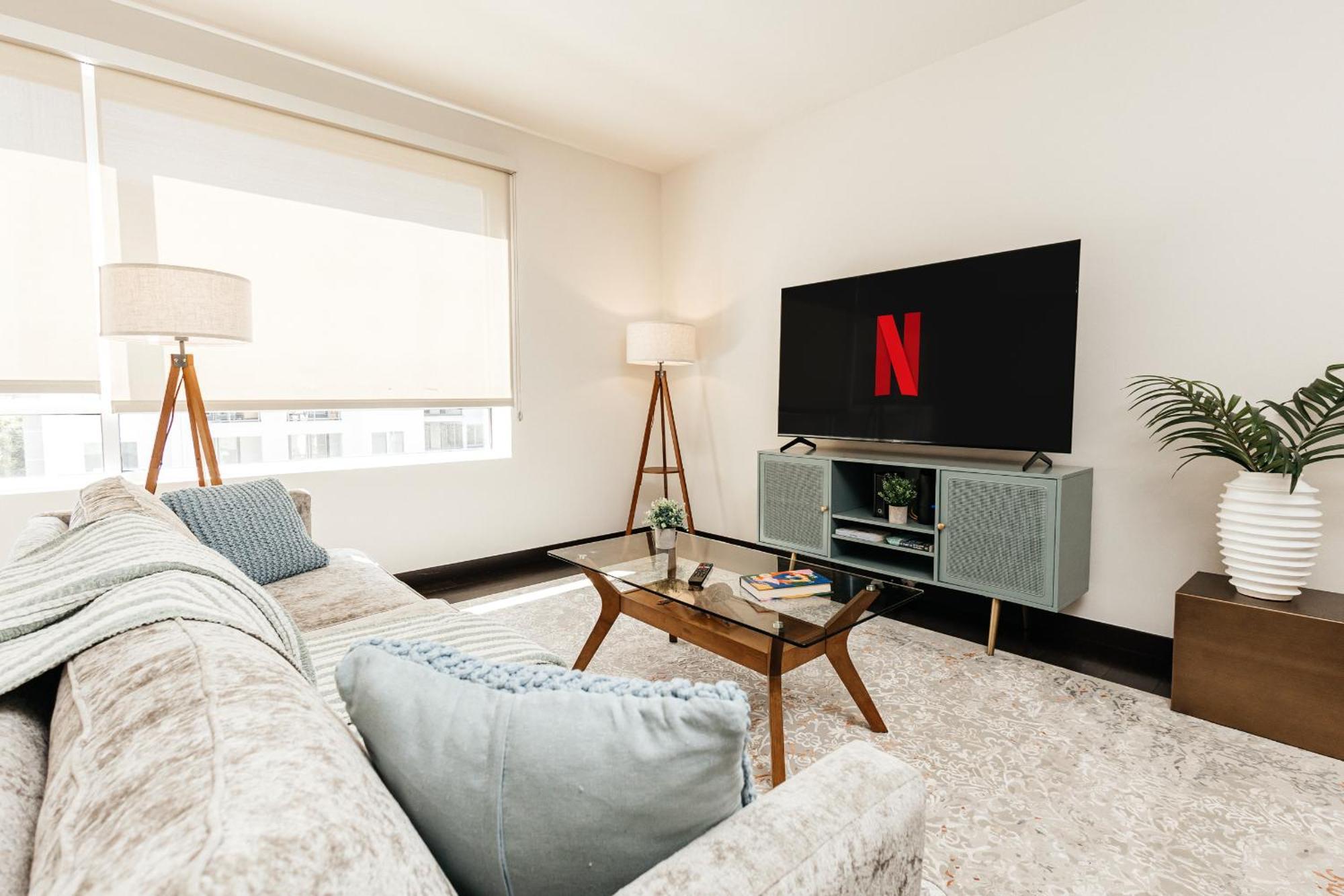 Apartment King In West Hollywood *