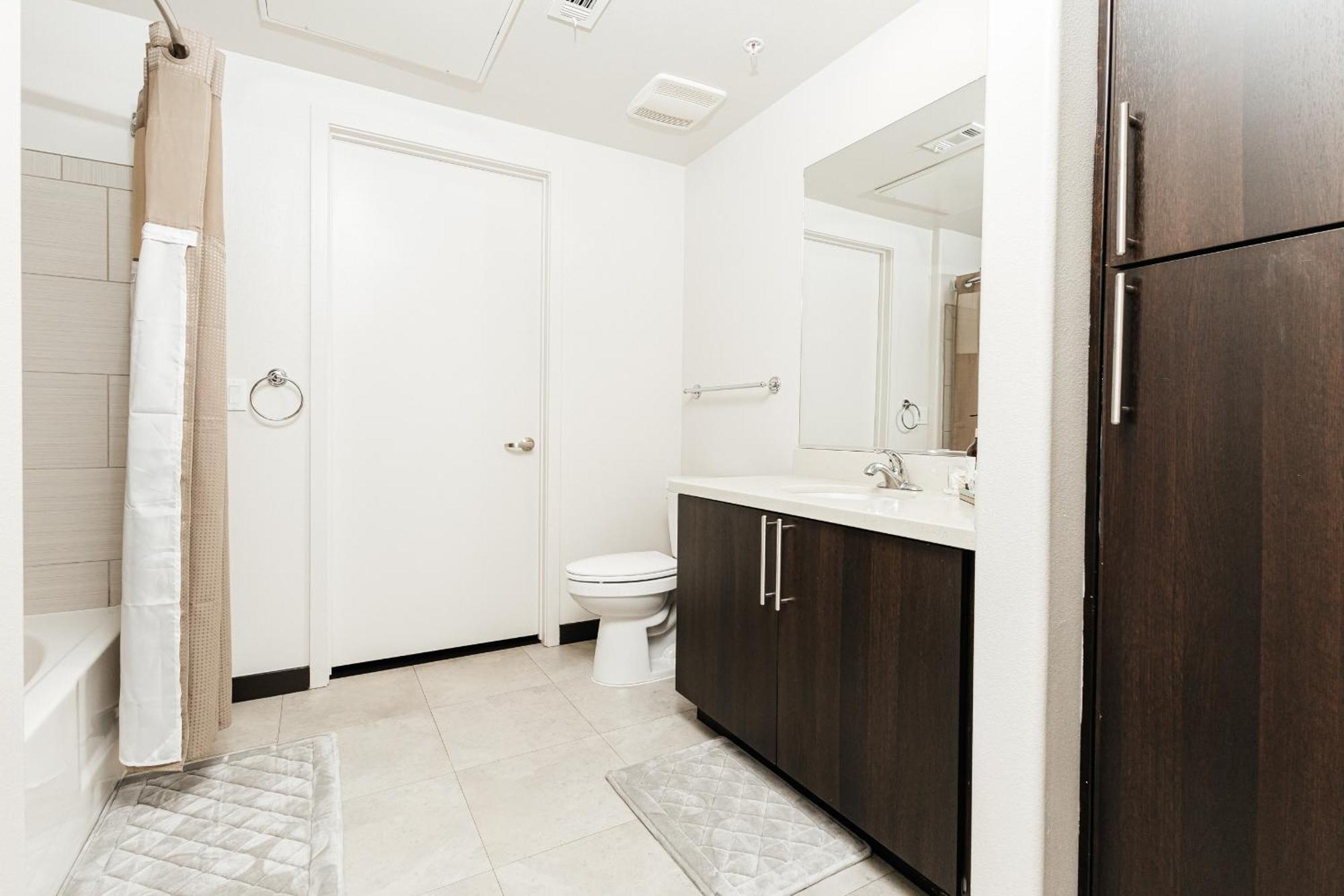 Apartment King In West Hollywood *