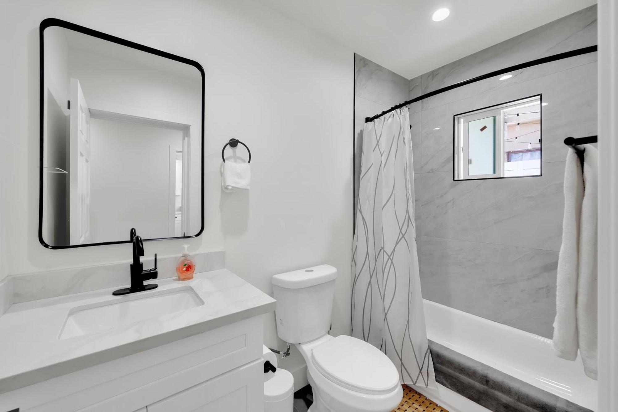 Aparthotel 1 Bd 1ba In Mid-city With Yard, Fire Pit & Grill Los Angeles