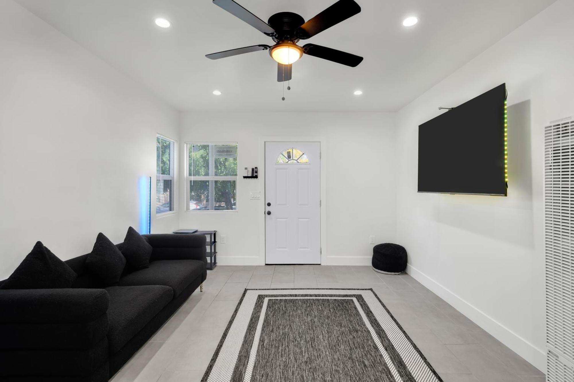 1 Bd 1ba In Mid-city With Yard, Fire Pit & Grill Los Angeles