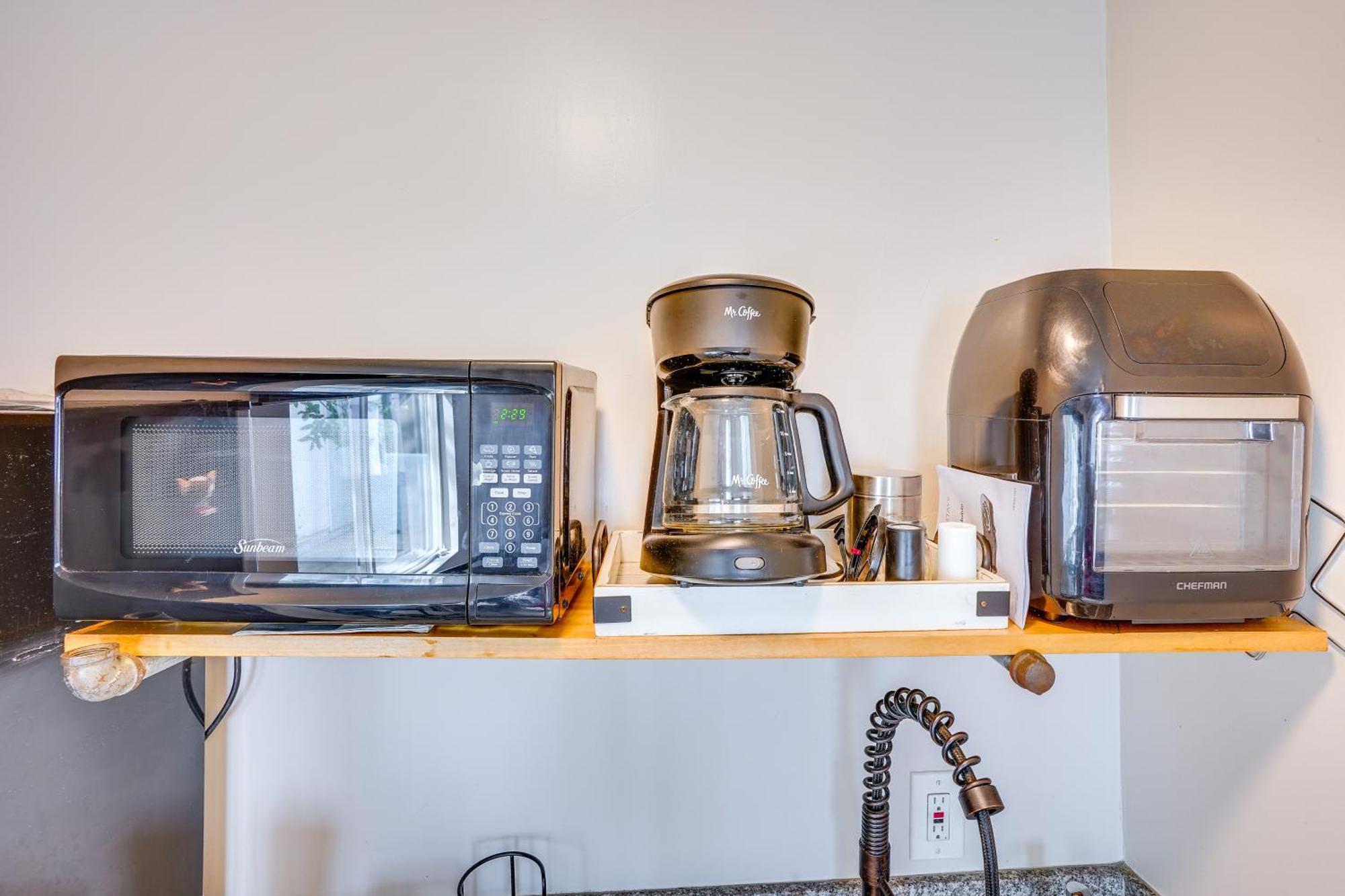 Apartment 8 Mi To Junipero Convenient Studio! *