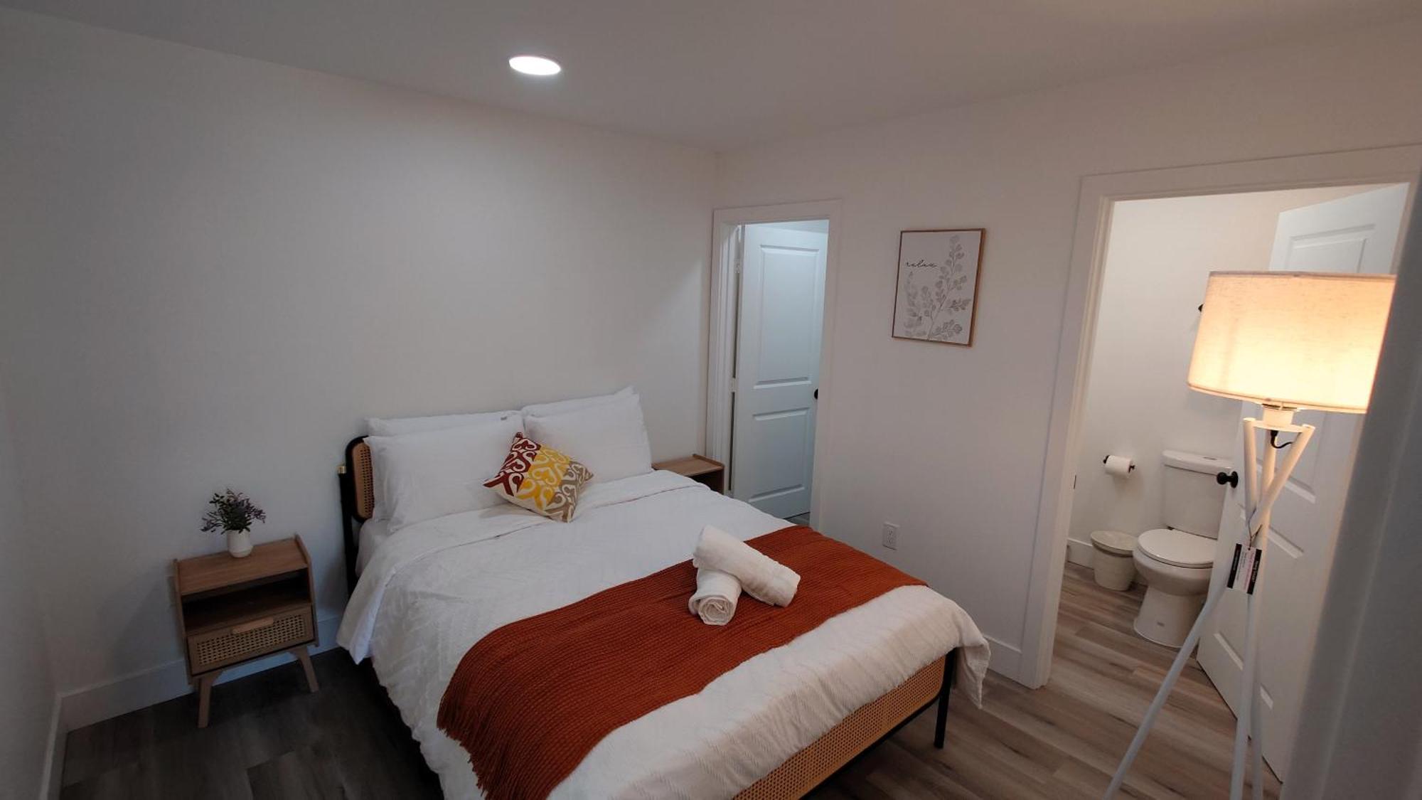 Gilmore One Apartment Los Angeles
