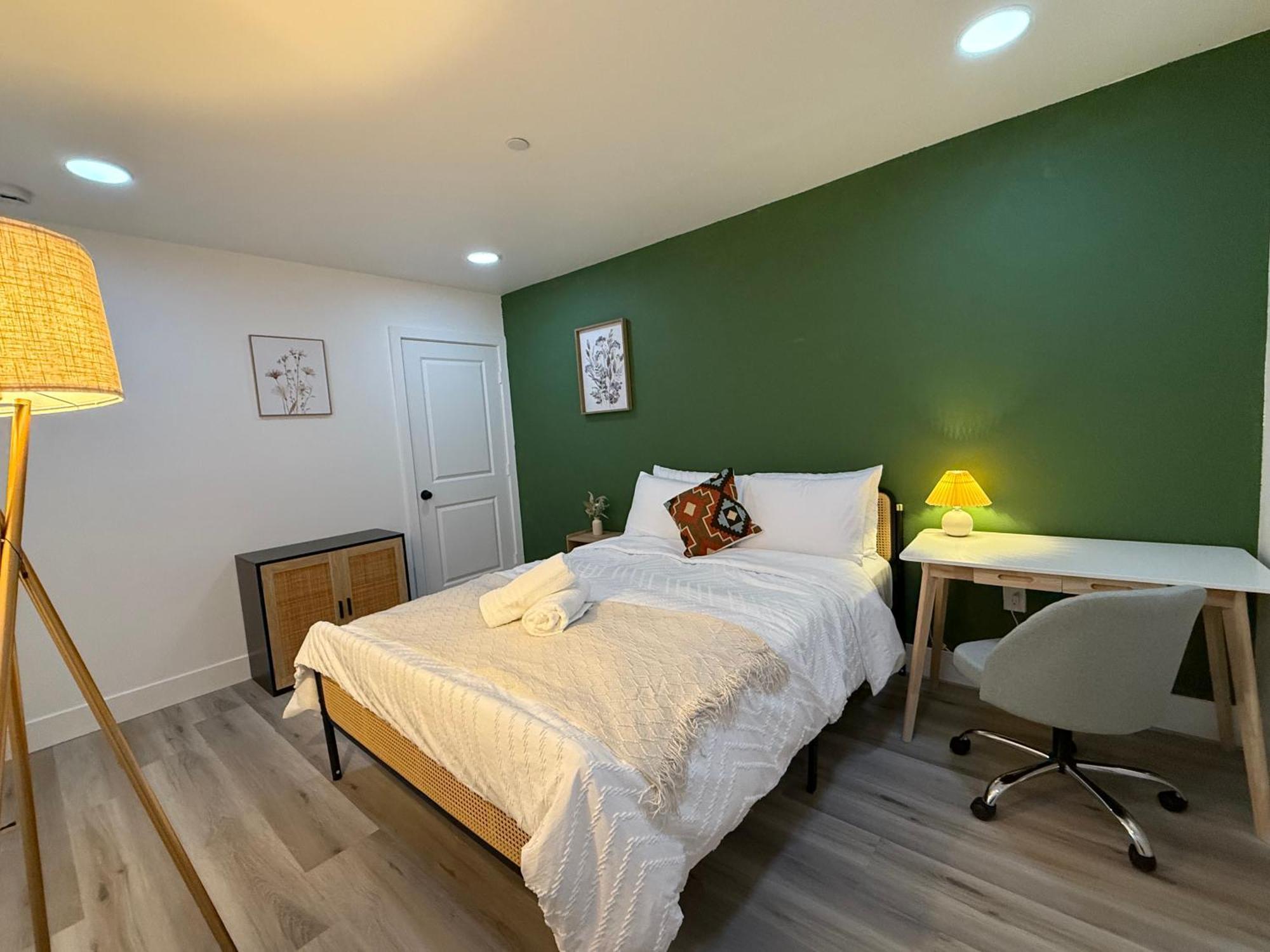 Gilmore One Apartment Los Angeles
