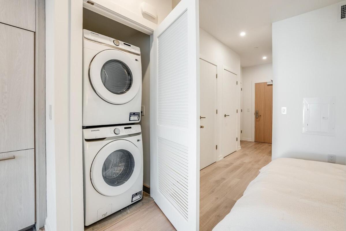 Spacious - Hollywood Pool, Parking, Sauna Apartment Los Angeles
