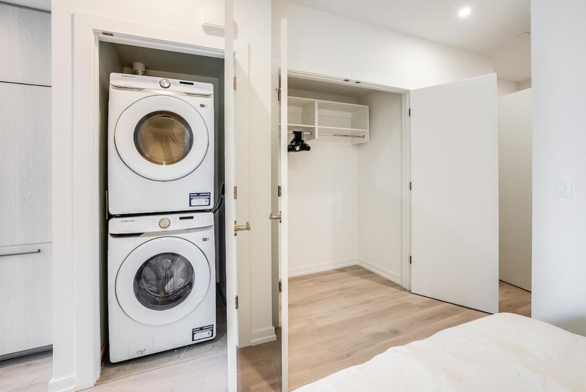Spacious - Hollywood Pool, Parking, Sauna *