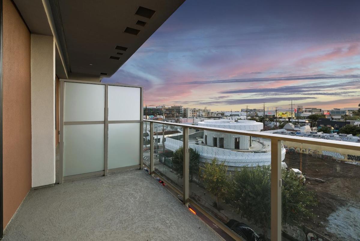 Apartment Spacious - Hollywood Pool, Parking, Sauna Los Angeles
