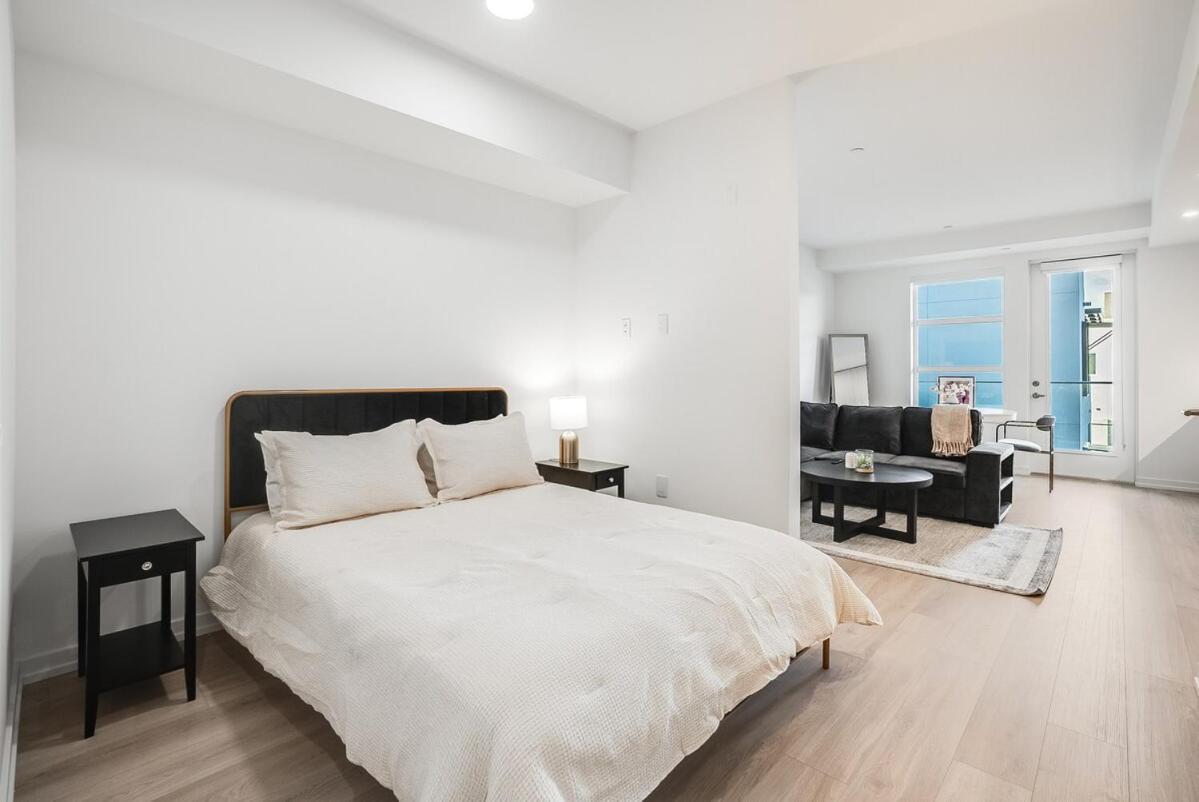 Spacious - Hollywood Pool, Parking, Sauna Los Angeles