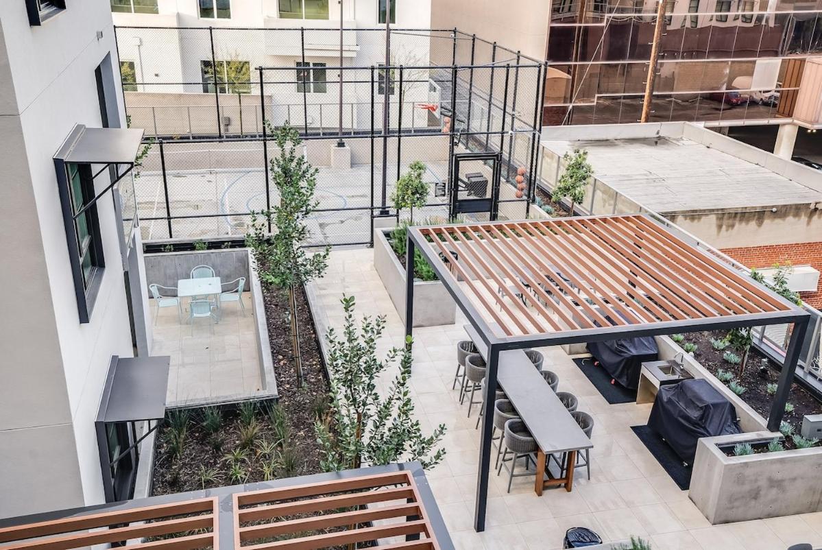 Spacious - Hollywood Pool, Parking, Sauna Apartment Los Angeles